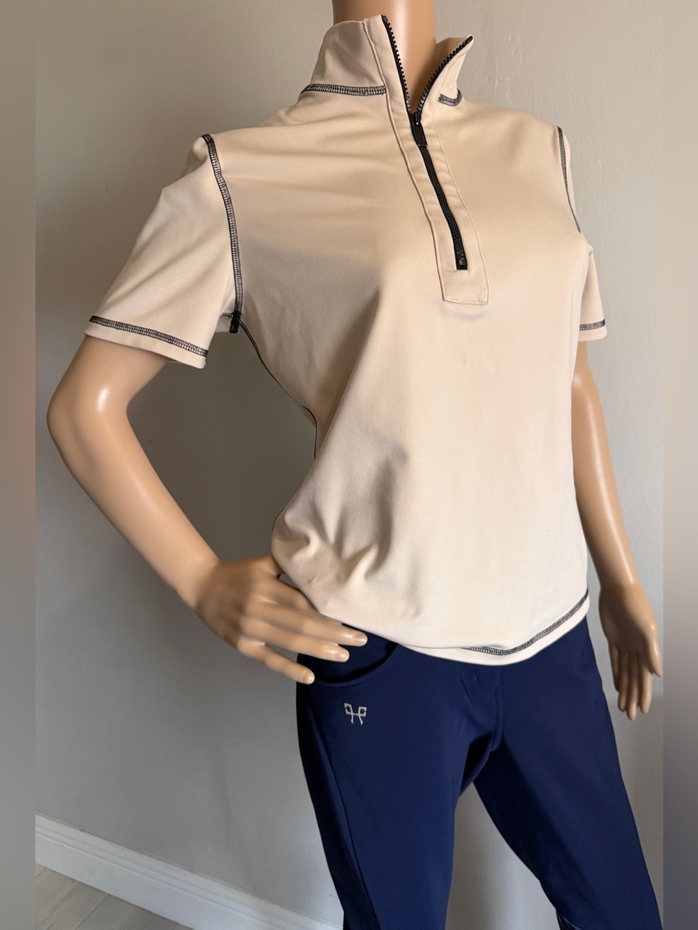 Kevan Hall Sport Quarter Zip Performance Top Women’s Medium Cream Black Contrast